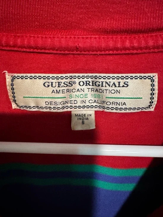 90s VTG GUESS Striped Logo Tee - Picture 3 of 3